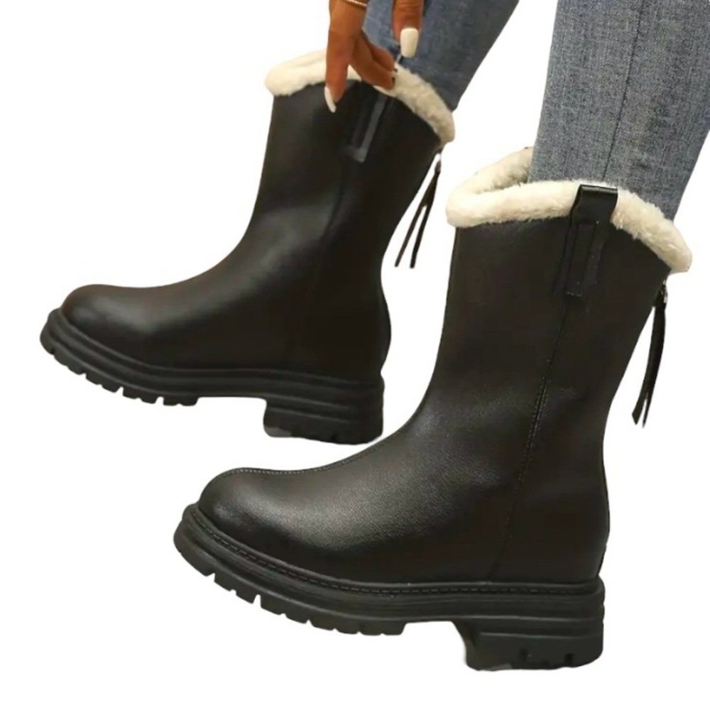 NWT-Sherpa Lined Black Boots-Woman’s 8 - Picture 2 of 3